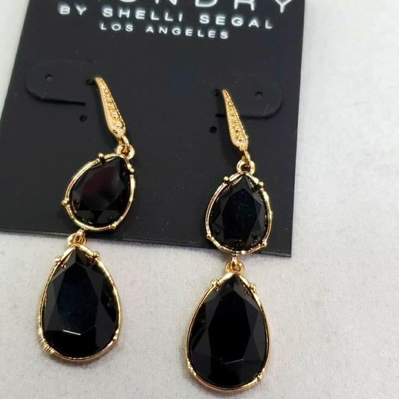 Laundry black gold stone fish hook earrings - Picture 2 of 3